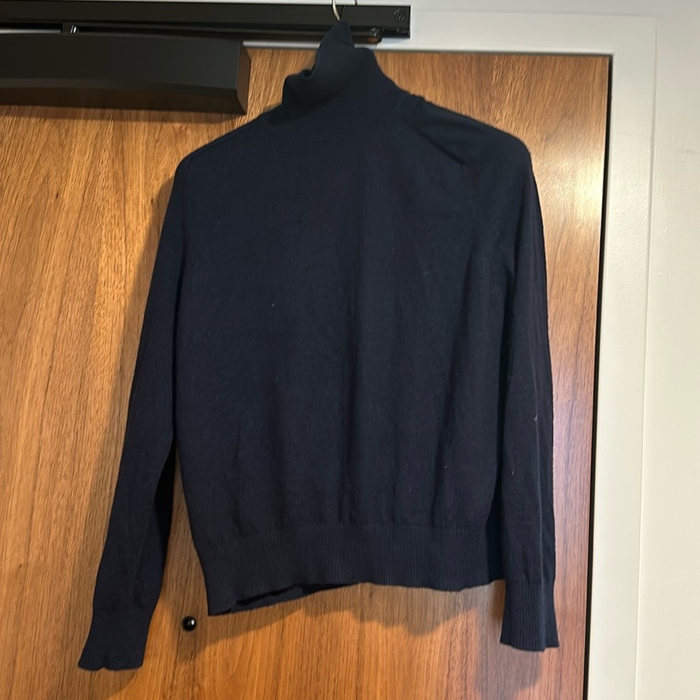 Vince drop shoulder lightweight cashmere turtleneck sweater navy small